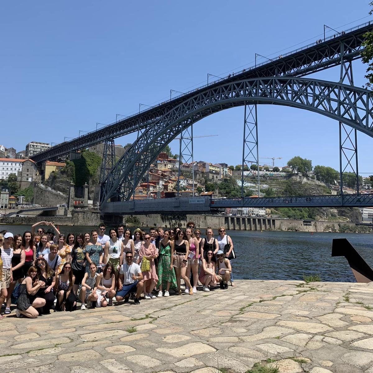 Group by the Luís I bridge in Porto